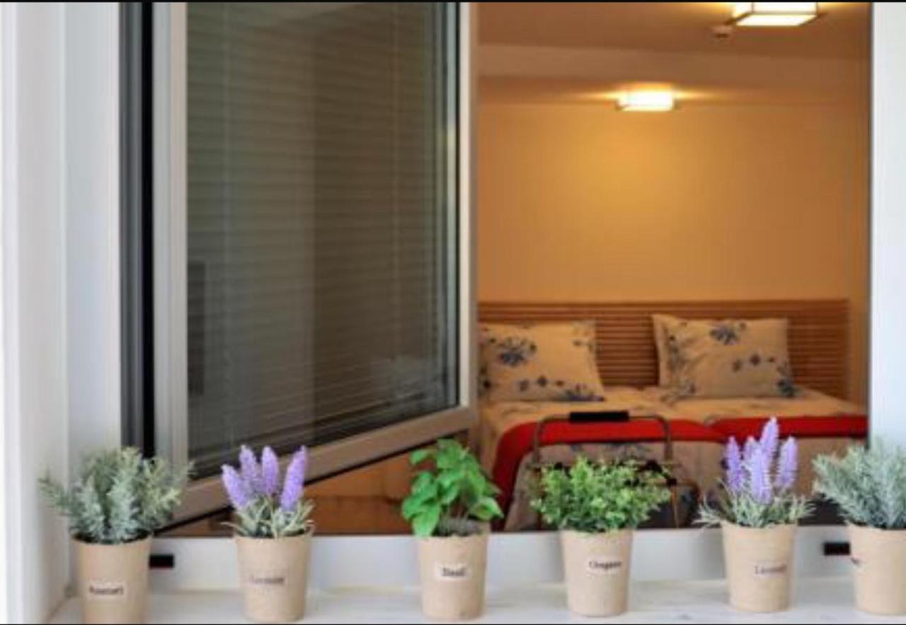 Red Cozy Stay Limasol Buitenkant foto