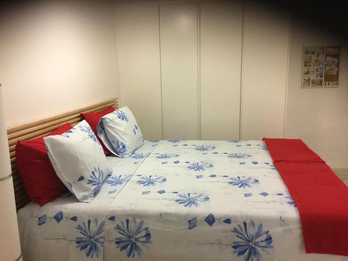 Red Cozy Stay Limasol Buitenkant foto