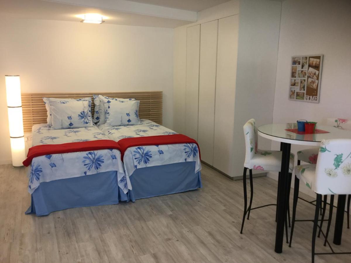 Red Cozy Stay Limasol Buitenkant foto