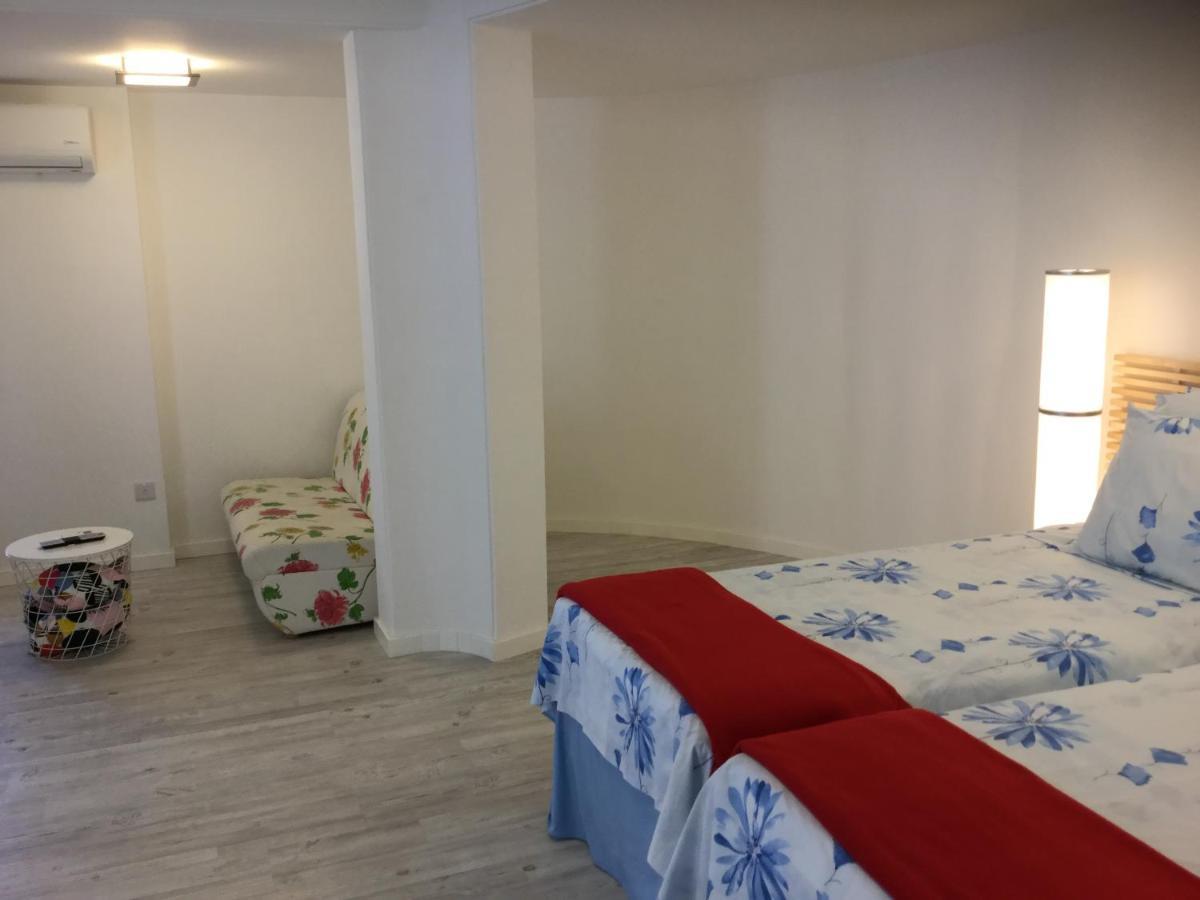Red Cozy Stay Limasol Buitenkant foto